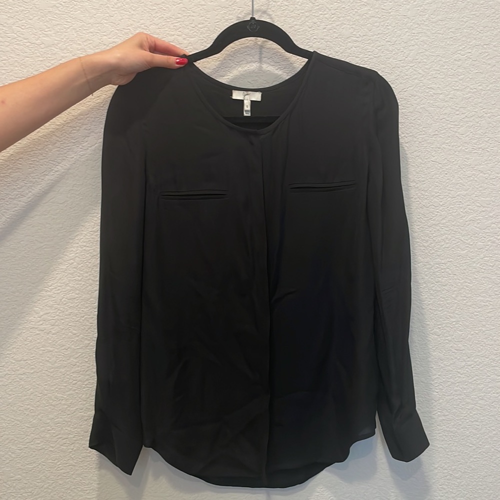 Joie silk button-up blouse - size S. Perfect for a capsule wardrobe